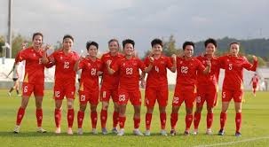 由于克里斯滕森的伤病、阿劳霍的情况以及财政限制，俱乐部内部尚未达成共识。