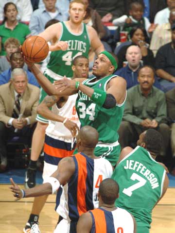 他用自己的 他用自己的